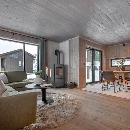 Modern Alpine Retreat - New 3br With Sauna And Full Amenities, Ground Floor - 101 Stranda (More og Romsdal)
