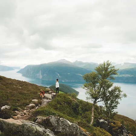 Leilighet Ground Floor Exclusive With Sauna - Near Geiranger And The Norwegian Fjords *
